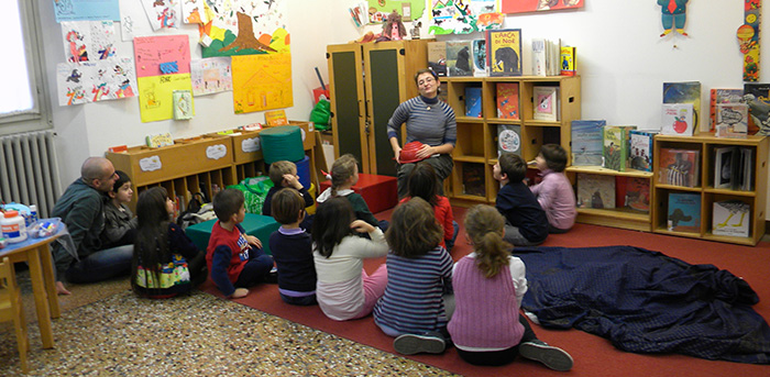 La sala 'morbida' di lettura e attività per bambini