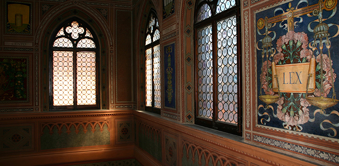 Art Nouveaux decorations in the entrance hall